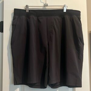 Lululemon Men’s XXL 10” Short.